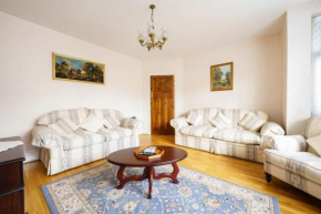 Wembley Arch View, 4-Bed House, Drive for 2 cars